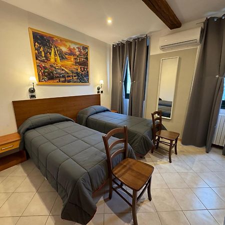 Hotel Duca Di Tromello Luaran gambar