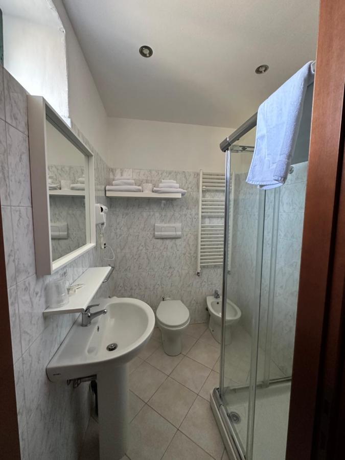 Hotel Duca Di Tromello Luaran gambar