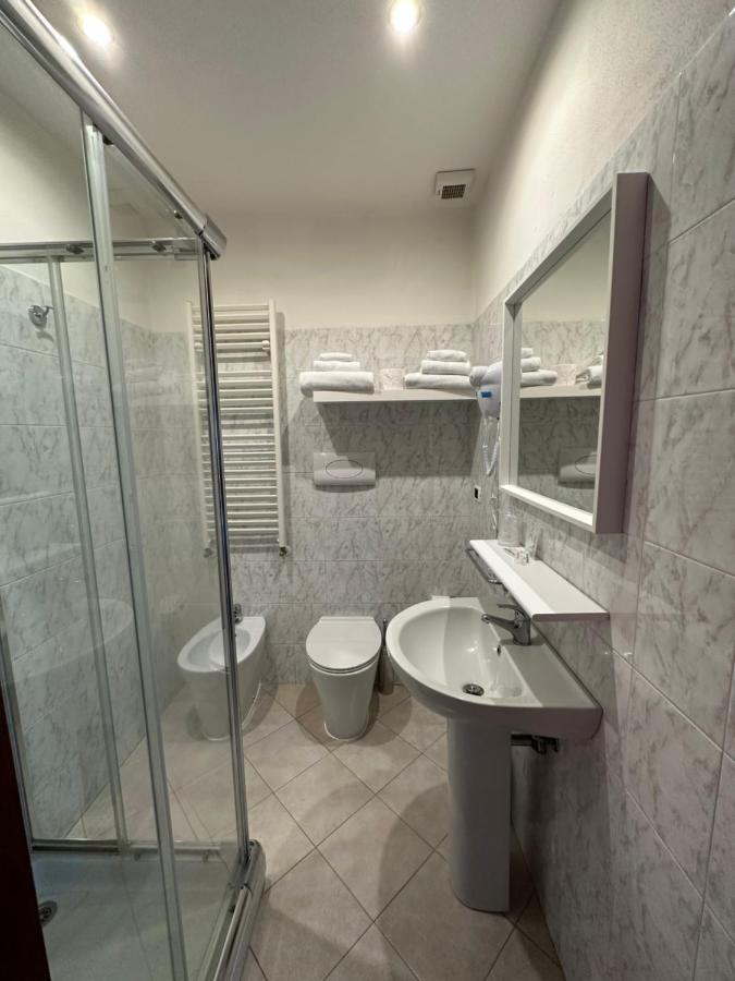 Hotel Duca Di Tromello Luaran gambar